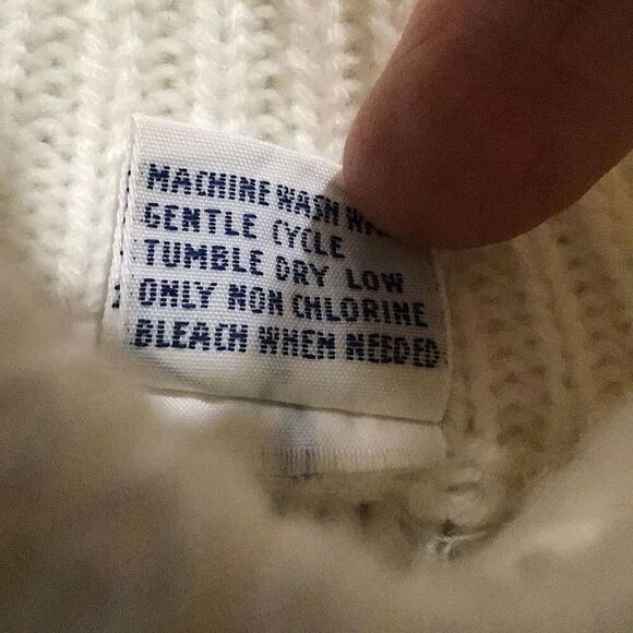 Sweater, The American Line by Stefano Womens Sweater, size small, white pullover - Picture 5 of 5